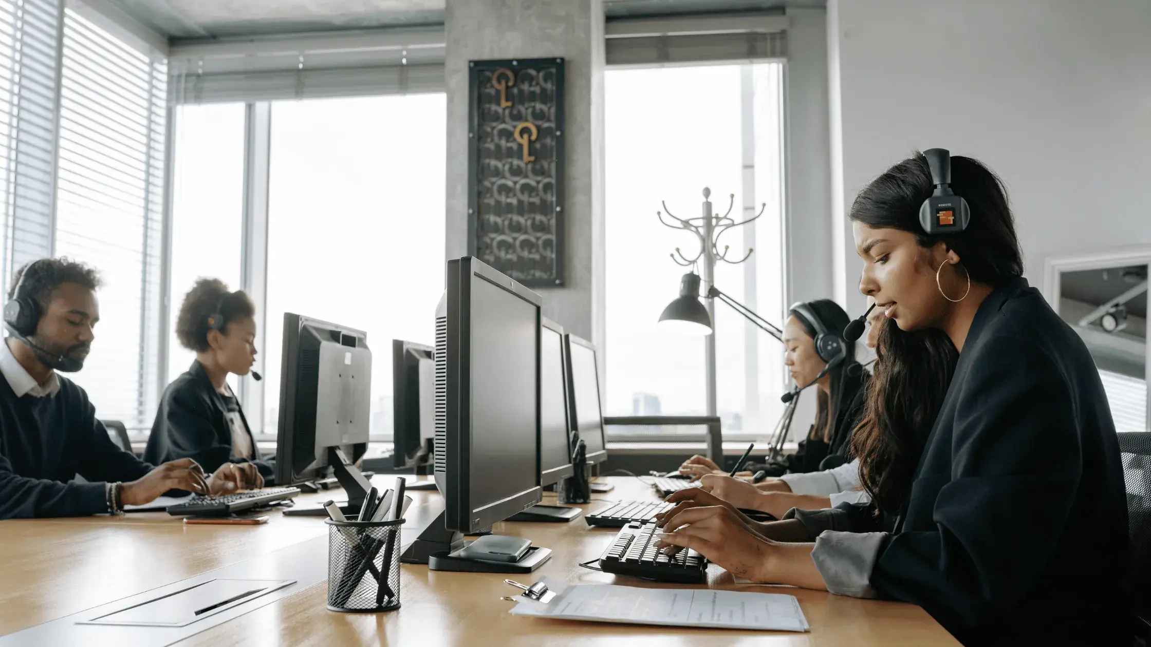 Editorial photo illustrating: Master HR global mobility: strategies for seamless relocation.