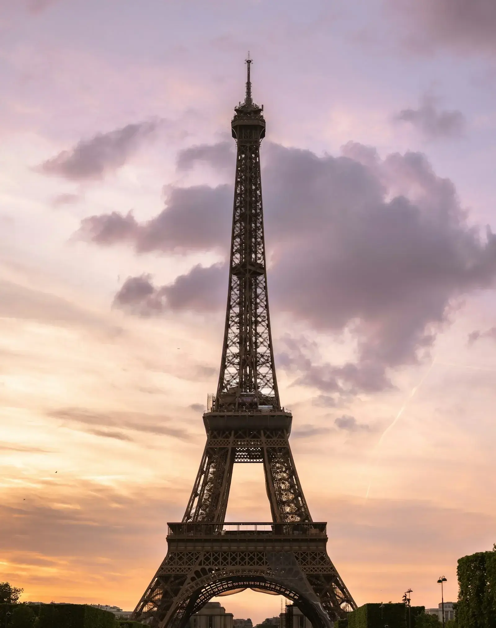 Paris Eiffel Tower at sunset, symbolising France's tightened short-stay business visa processing