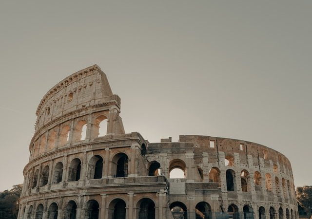 There are three main paths to dual Italian citizenship for those who want to move to "the old country." Find out what they are and whether you qualify for them below.