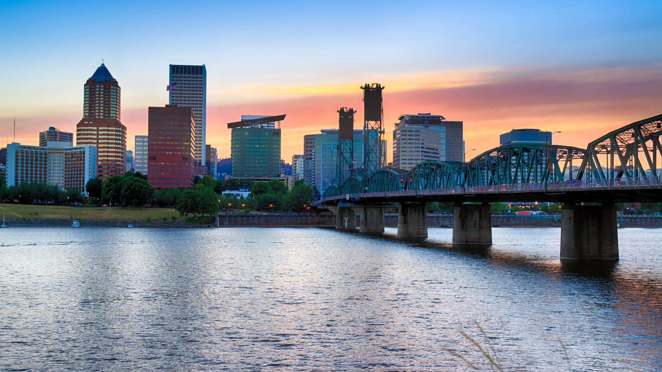 Poland's 2025 labor reforms eliminate the labor market test, introduce a protected professions list, stricter contracts, and employer notifications. Effective June 1. Key compliance steps for employers