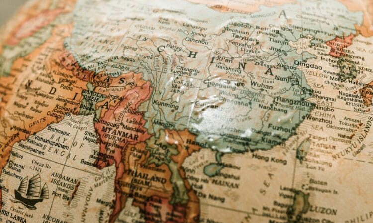 closeup photo of globe