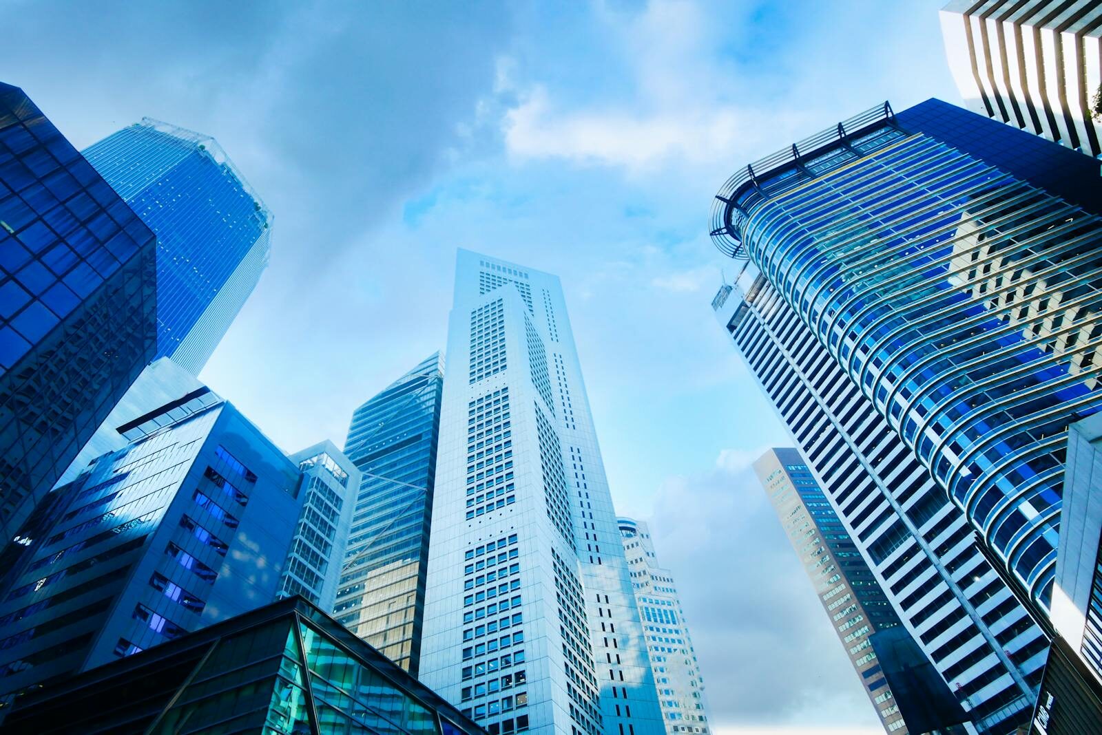 The Rise of AI in Global Mobility Compliance: 9 Powerful Opportunities and Hidden Risks